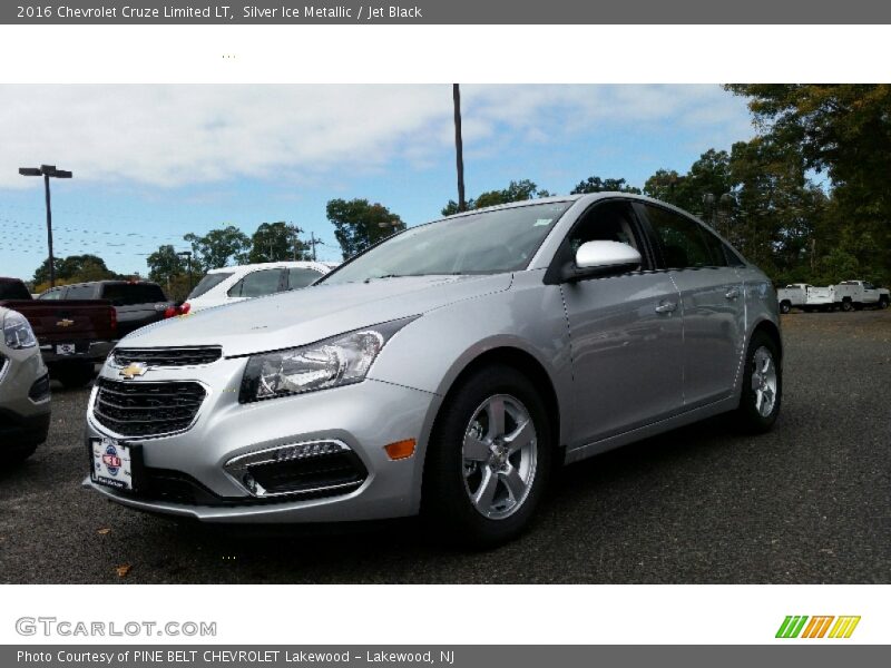 Silver Ice Metallic / Jet Black 2016 Chevrolet Cruze Limited LT