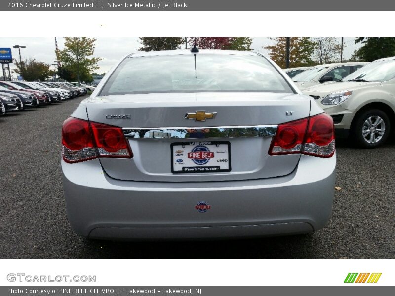 Silver Ice Metallic / Jet Black 2016 Chevrolet Cruze Limited LT