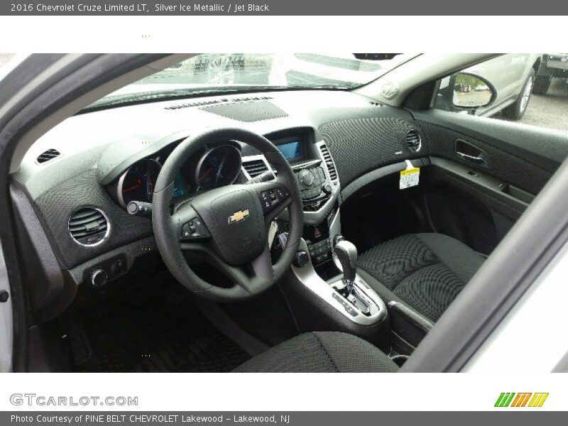 Silver Ice Metallic / Jet Black 2016 Chevrolet Cruze Limited LT