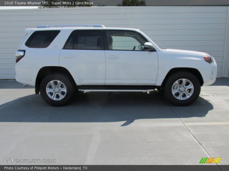 Super White / Sand Beige 2016 Toyota 4Runner SR5