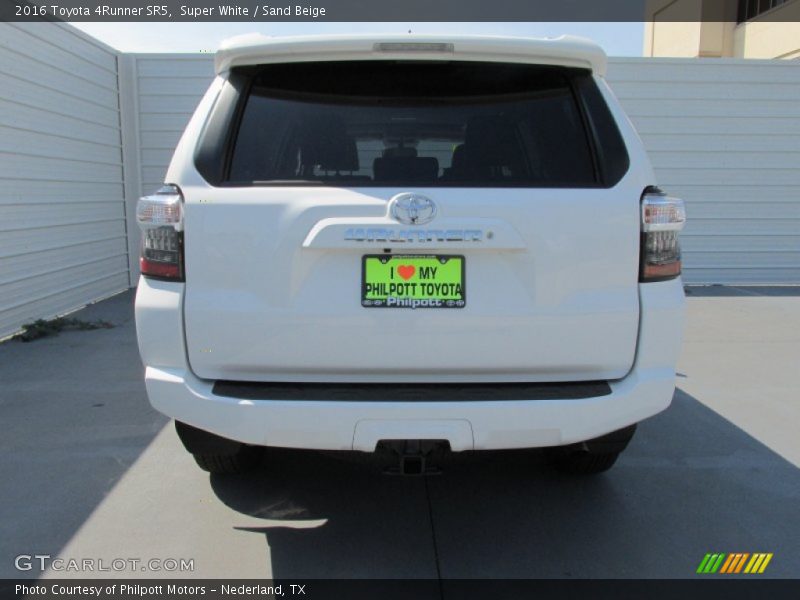 Super White / Sand Beige 2016 Toyota 4Runner SR5