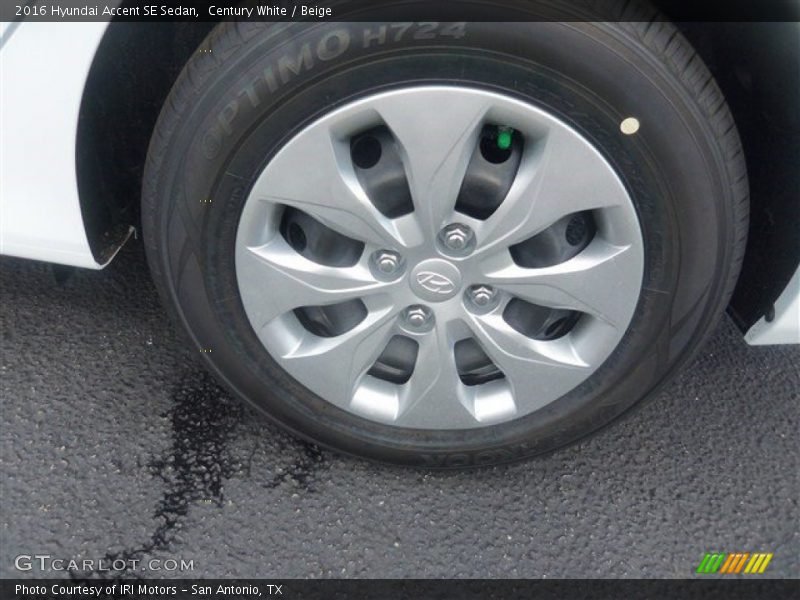Century White / Beige 2016 Hyundai Accent SE Sedan
