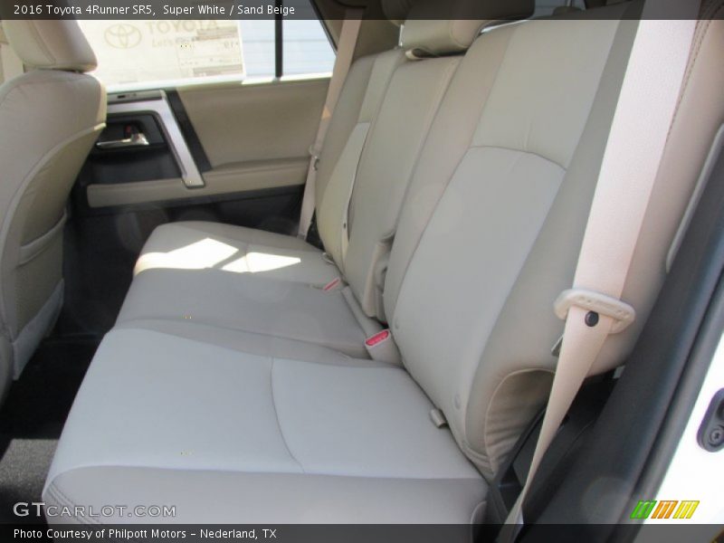Super White / Sand Beige 2016 Toyota 4Runner SR5