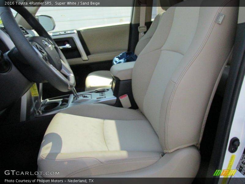 Super White / Sand Beige 2016 Toyota 4Runner SR5