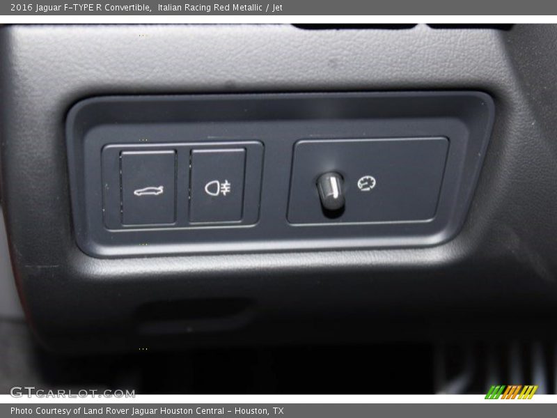 Controls of 2016 F-TYPE R Convertible