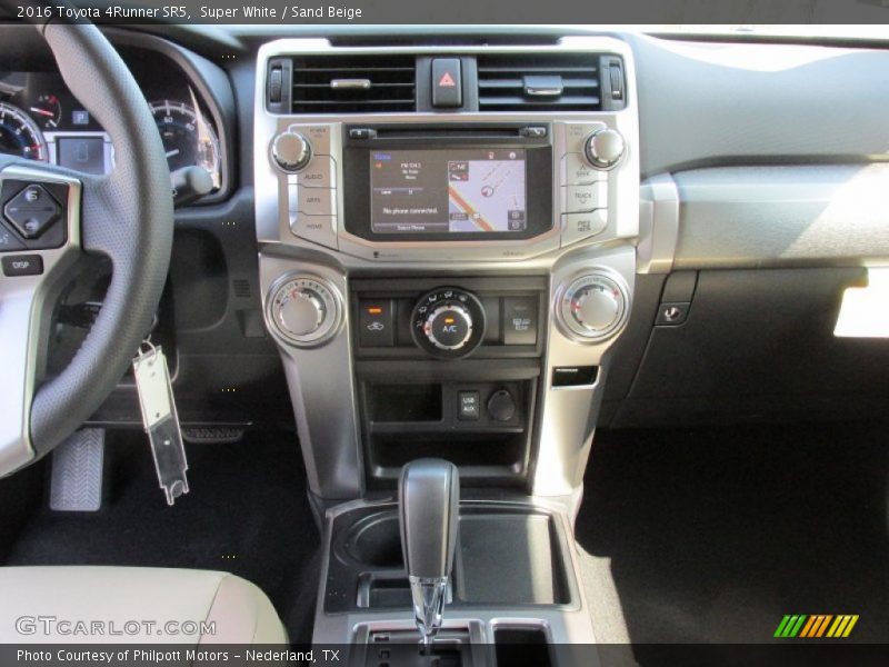 Super White / Sand Beige 2016 Toyota 4Runner SR5