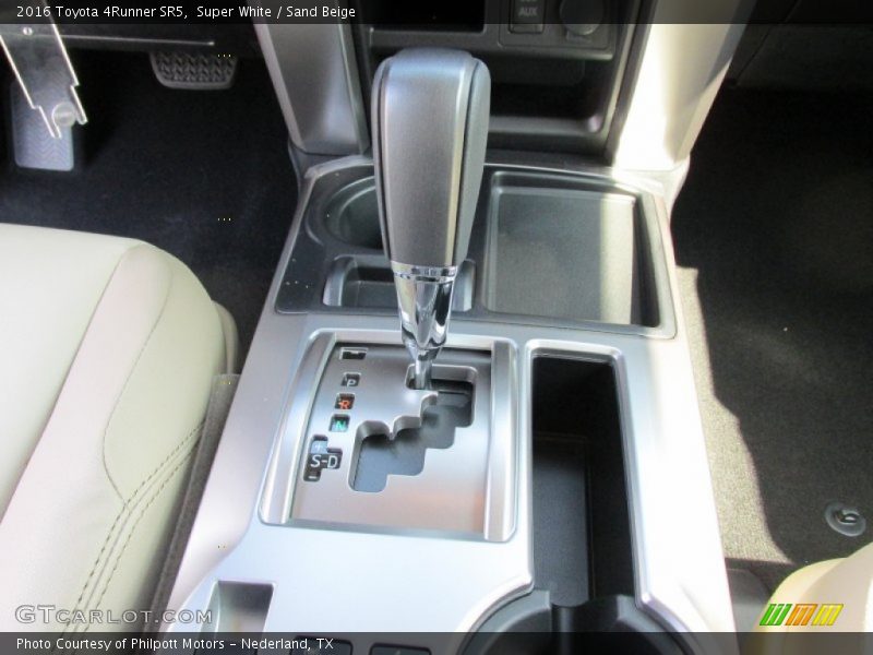 Super White / Sand Beige 2016 Toyota 4Runner SR5