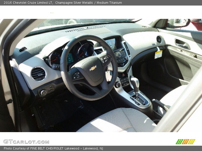 Champagne Silver Metallic / Medium Titanium 2016 Chevrolet Cruze Limited LT