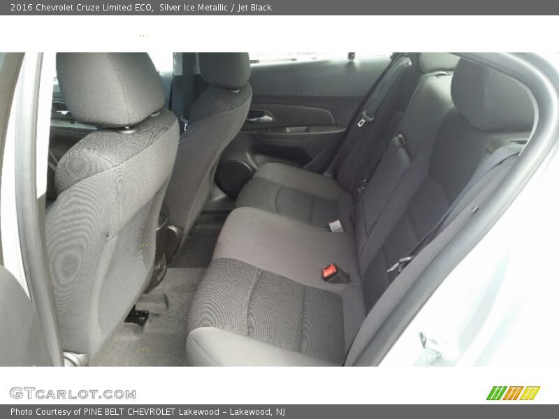 Silver Ice Metallic / Jet Black 2016 Chevrolet Cruze Limited ECO