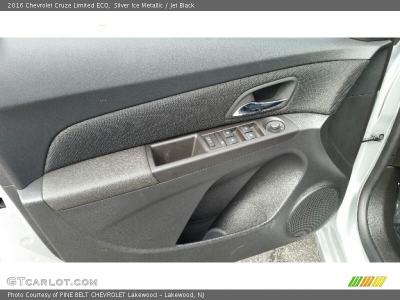 Silver Ice Metallic / Jet Black 2016 Chevrolet Cruze Limited ECO