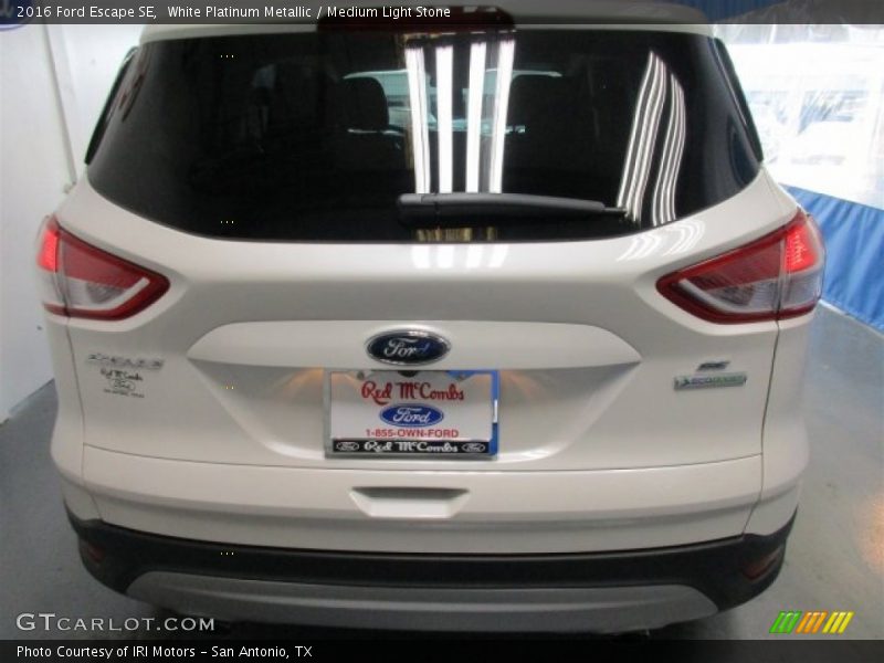 White Platinum Metallic / Medium Light Stone 2016 Ford Escape SE