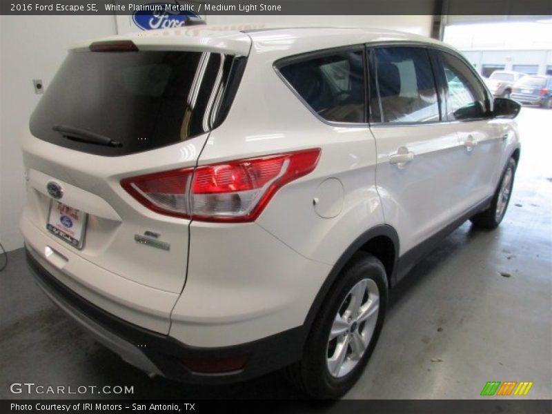 White Platinum Metallic / Medium Light Stone 2016 Ford Escape SE