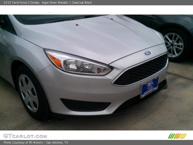 Ingot Silver Metallic / Charcoal Black 2015 Ford Focus S Sedan