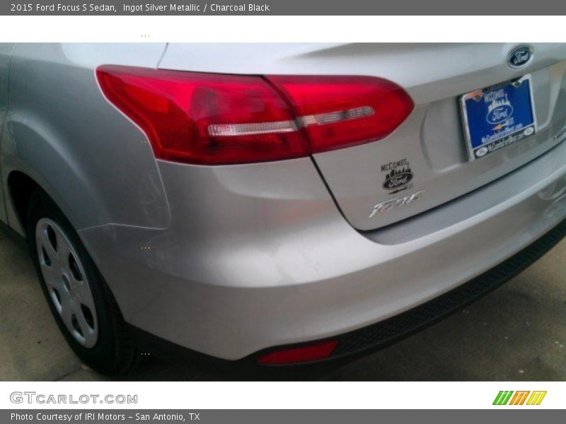 Ingot Silver Metallic / Charcoal Black 2015 Ford Focus S Sedan