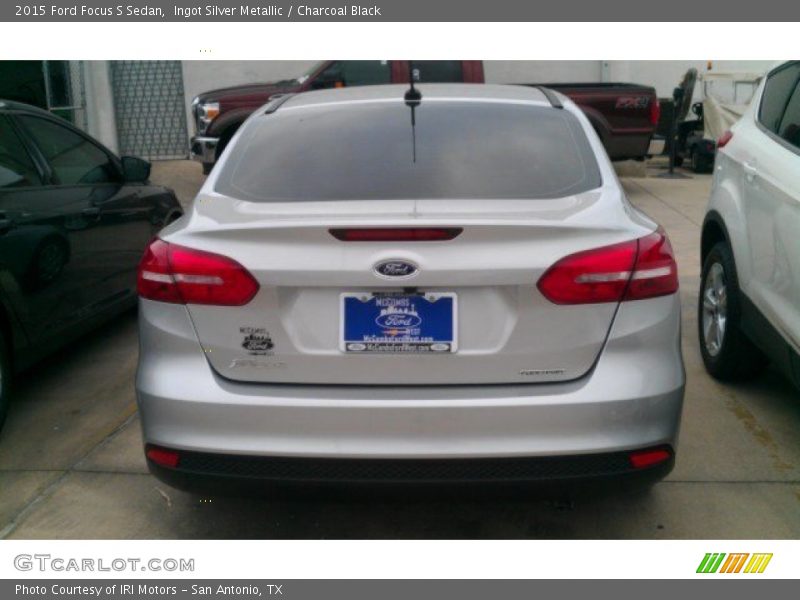 Ingot Silver Metallic / Charcoal Black 2015 Ford Focus S Sedan