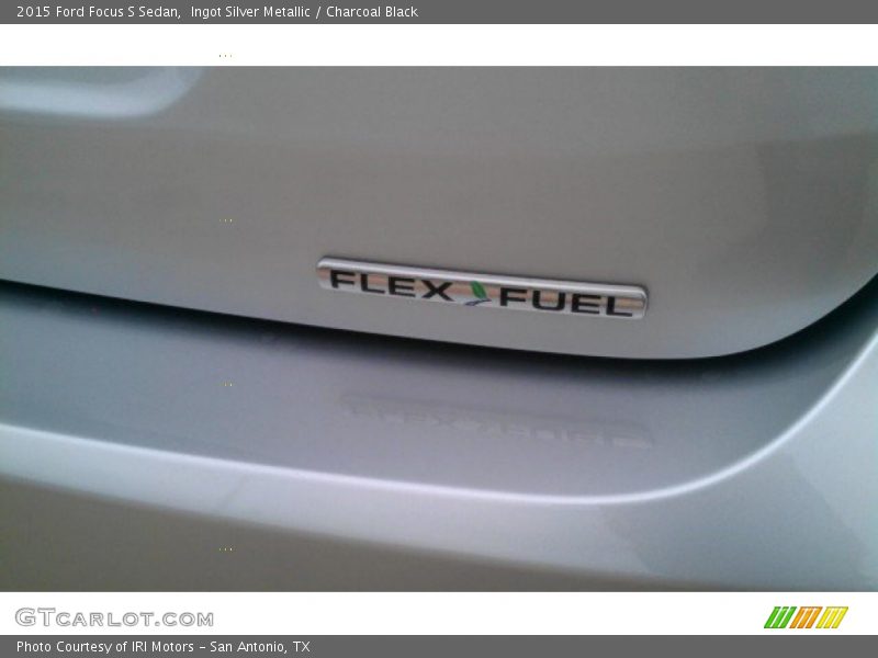Ingot Silver Metallic / Charcoal Black 2015 Ford Focus S Sedan