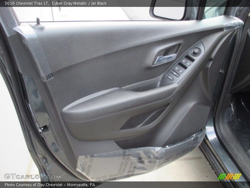 Cyber Gray Metallic / Jet Black 2016 Chevrolet Trax LT