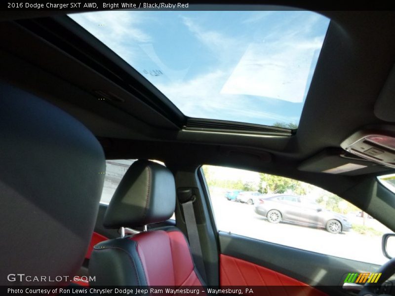 Bright White / Black/Ruby Red 2016 Dodge Charger SXT AWD