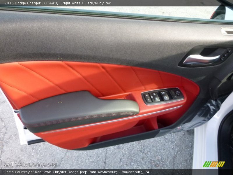 Door Panel of 2016 Charger SXT AWD