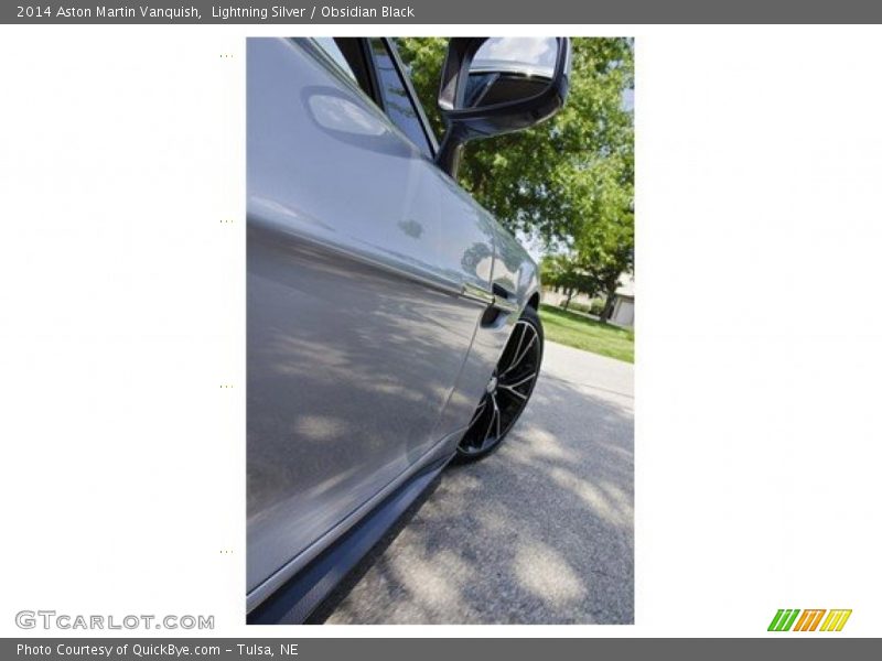 Lightning Silver / Obsidian Black 2014 Aston Martin Vanquish