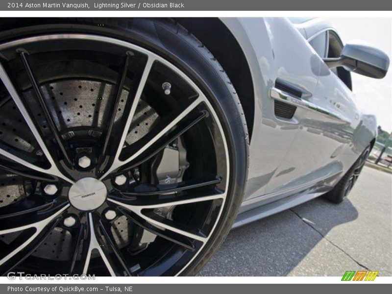 Lightning Silver / Obsidian Black 2014 Aston Martin Vanquish