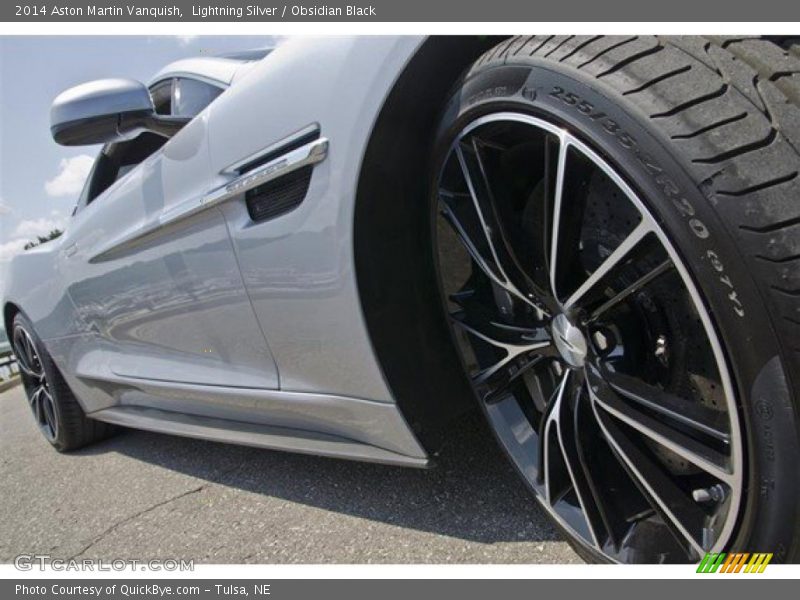 Lightning Silver / Obsidian Black 2014 Aston Martin Vanquish
