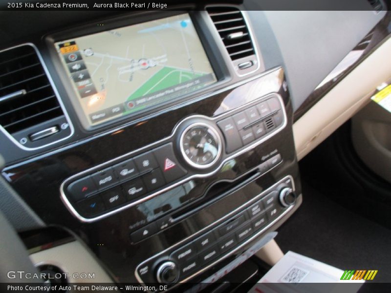 Controls of 2015 Cadenza Premium