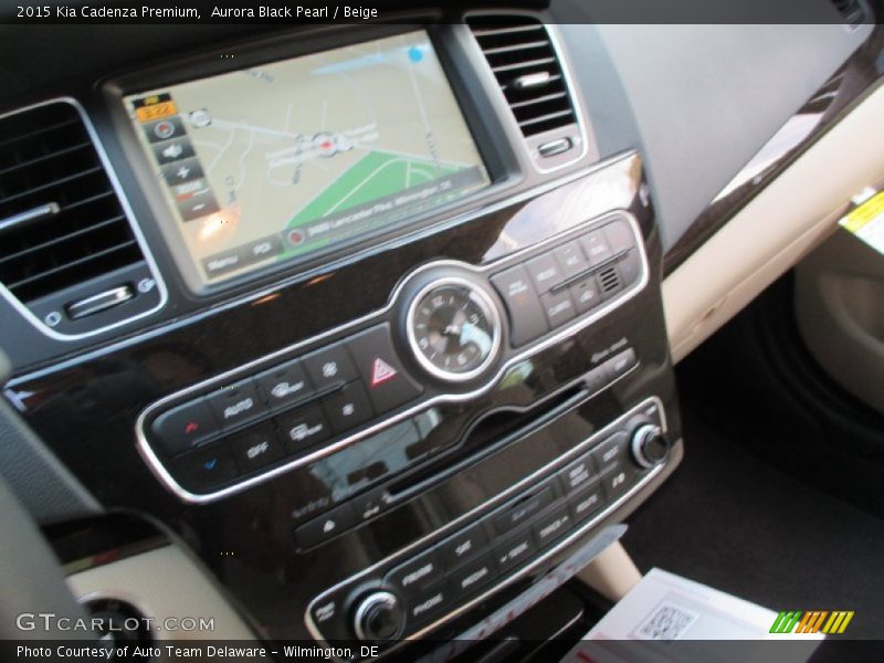 Controls of 2015 Cadenza Premium