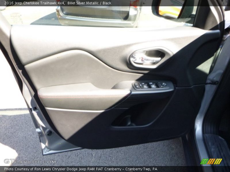 Billet Silver Metallic / Black 2016 Jeep Cherokee Trailhawk 4x4