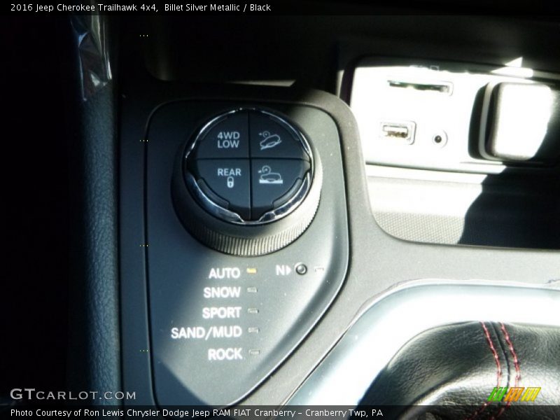 Billet Silver Metallic / Black 2016 Jeep Cherokee Trailhawk 4x4