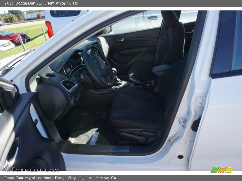 Bright White / Black 2016 Dodge Dart SE