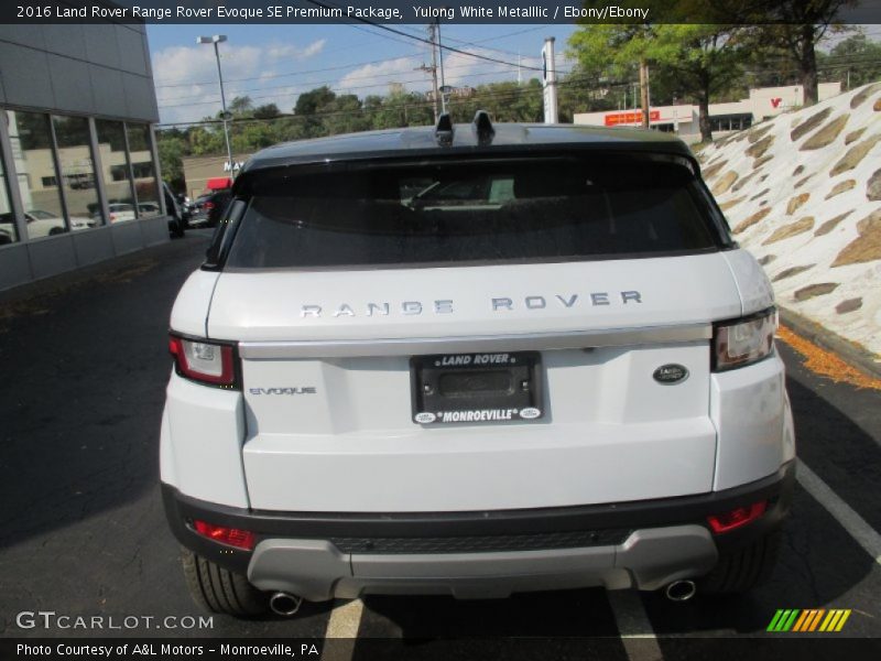 Yulong White Metalllic / Ebony/Ebony 2016 Land Rover Range Rover Evoque SE Premium Package