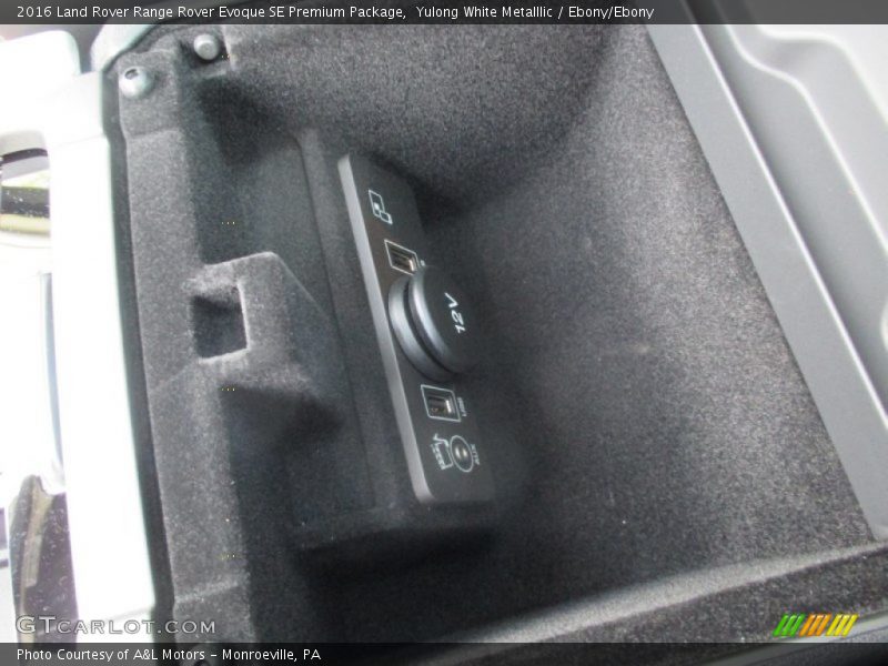 Yulong White Metalllic / Ebony/Ebony 2016 Land Rover Range Rover Evoque SE Premium Package