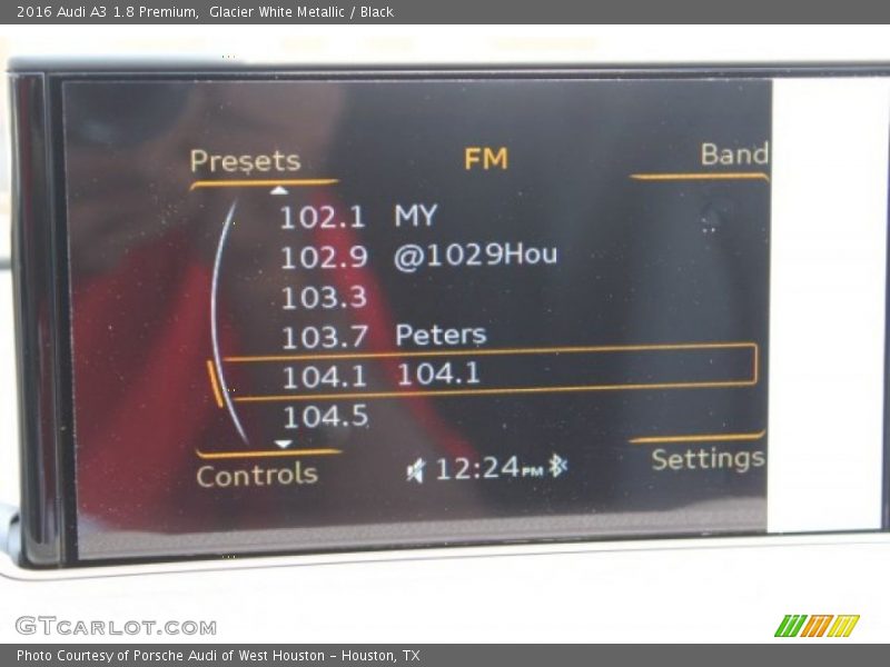 Glacier White Metallic / Black 2016 Audi A3 1.8 Premium