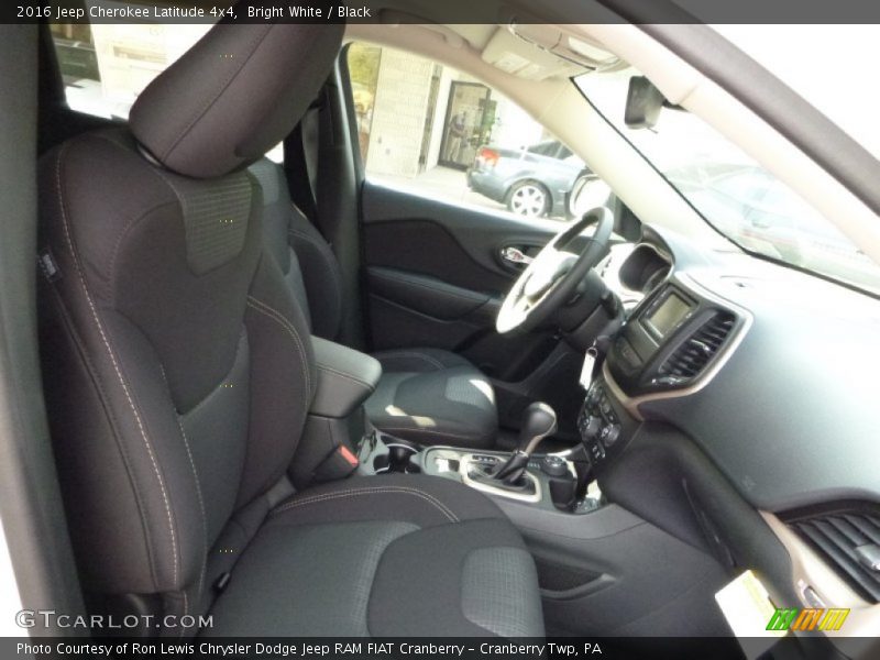 Bright White / Black 2016 Jeep Cherokee Latitude 4x4