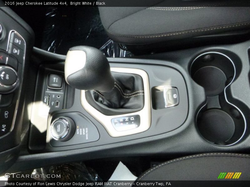 Bright White / Black 2016 Jeep Cherokee Latitude 4x4