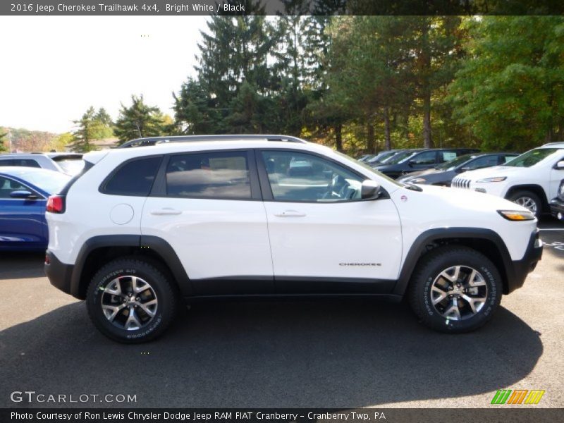 Bright White / Black 2016 Jeep Cherokee Trailhawk 4x4