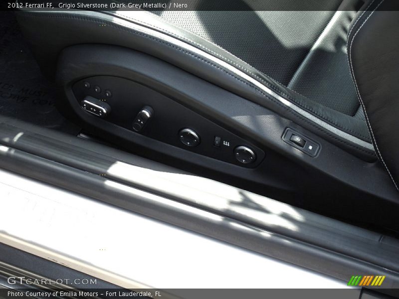 Grigio Silverstone (Dark Grey Metallic) / Nero 2012 Ferrari FF