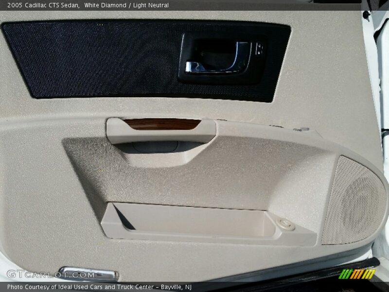 White Diamond / Light Neutral 2005 Cadillac CTS Sedan