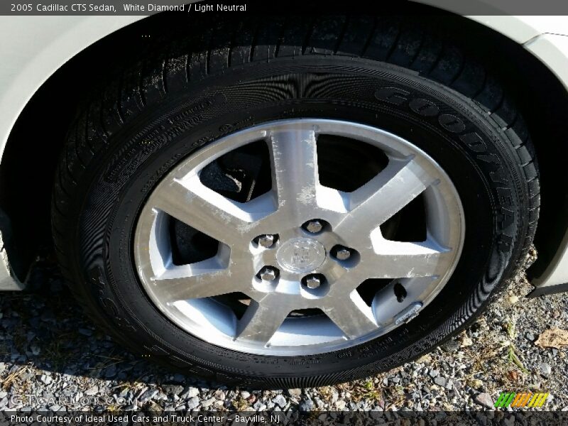 White Diamond / Light Neutral 2005 Cadillac CTS Sedan