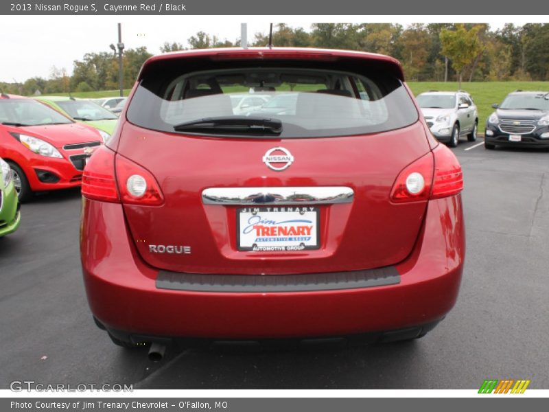 Cayenne Red / Black 2013 Nissan Rogue S