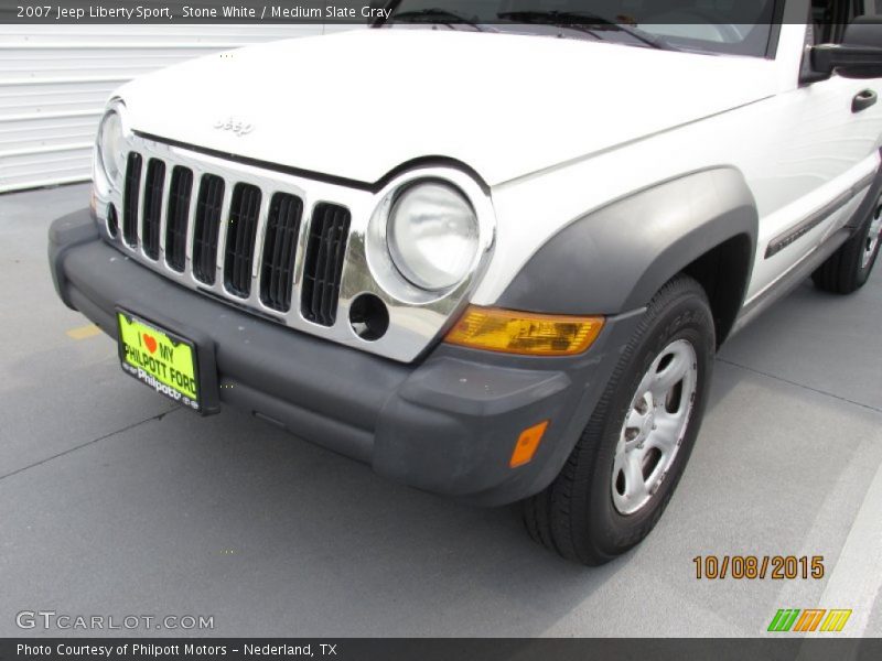 Stone White / Medium Slate Gray 2007 Jeep Liberty Sport