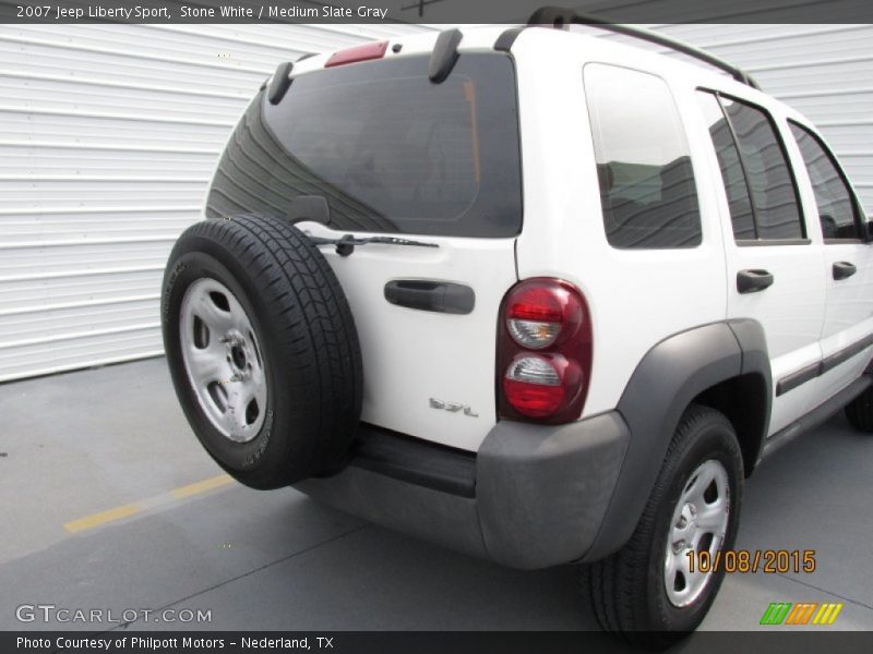 Stone White / Medium Slate Gray 2007 Jeep Liberty Sport