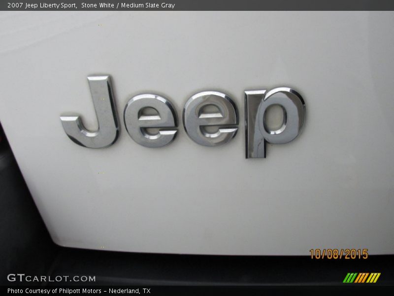 Stone White / Medium Slate Gray 2007 Jeep Liberty Sport