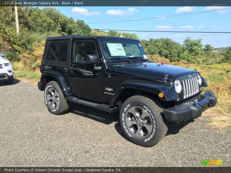 Front 3/4 View of 2016 Wrangler Sahara 4x4