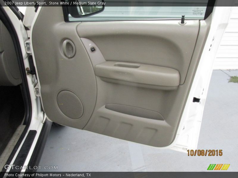 Stone White / Medium Slate Gray 2007 Jeep Liberty Sport