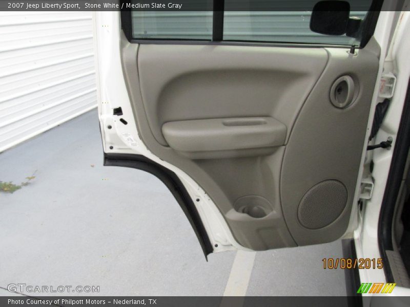 Stone White / Medium Slate Gray 2007 Jeep Liberty Sport