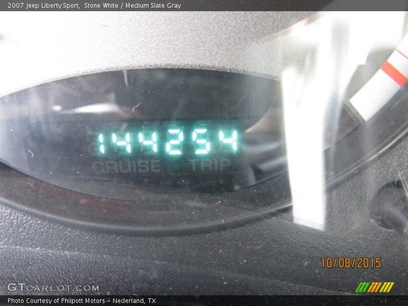 Stone White / Medium Slate Gray 2007 Jeep Liberty Sport