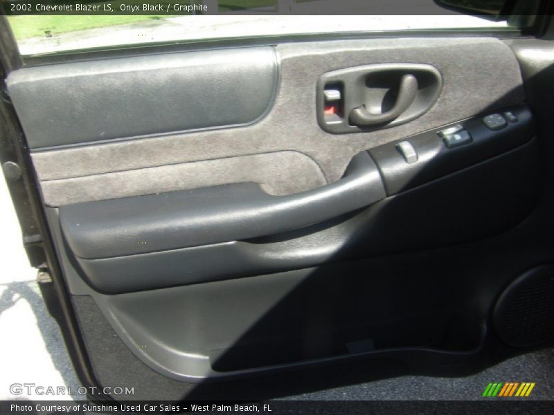 Onyx Black / Graphite 2002 Chevrolet Blazer LS