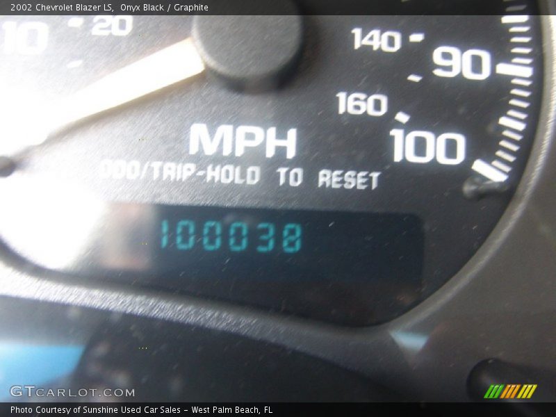 Onyx Black / Graphite 2002 Chevrolet Blazer LS